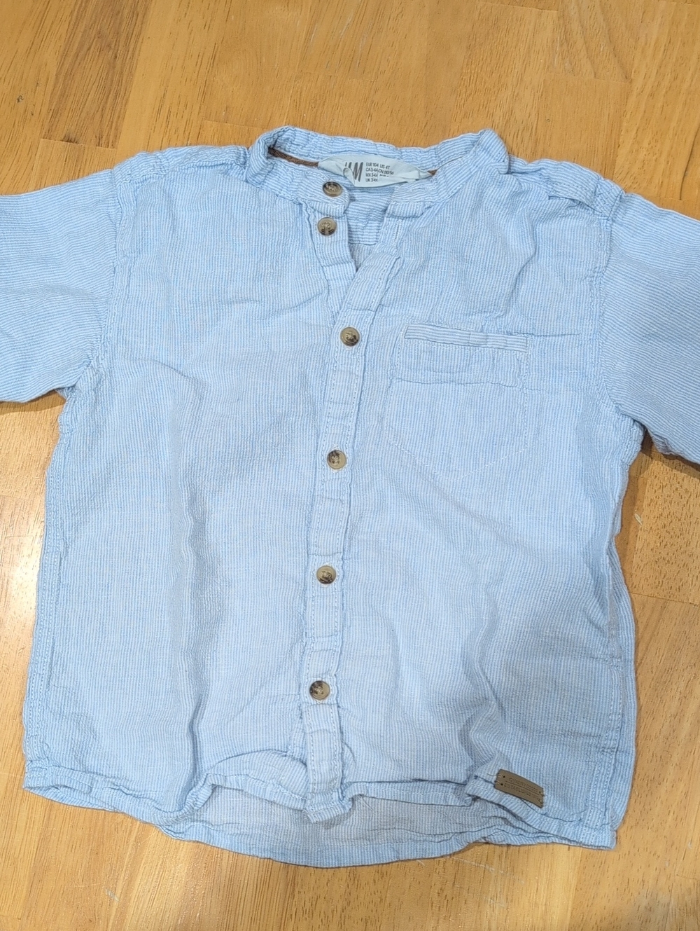 H&M Light Blue Short-Sleeve Button-Down Shirt